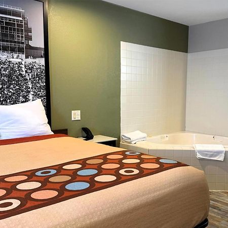 Super 8 By Wyndham Frankfort In Экстерьер фото