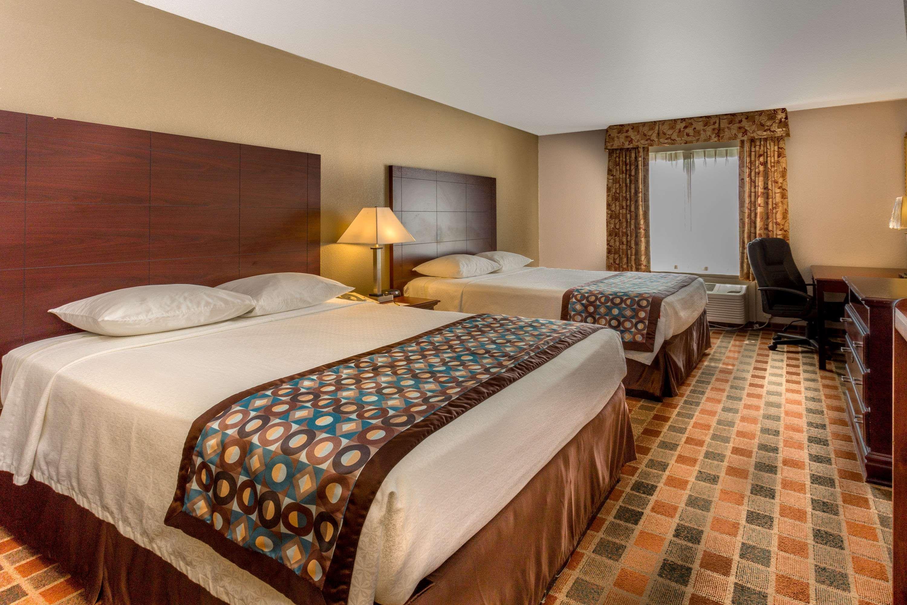 Super 8 By Wyndham Frankfort In Экстерьер фото